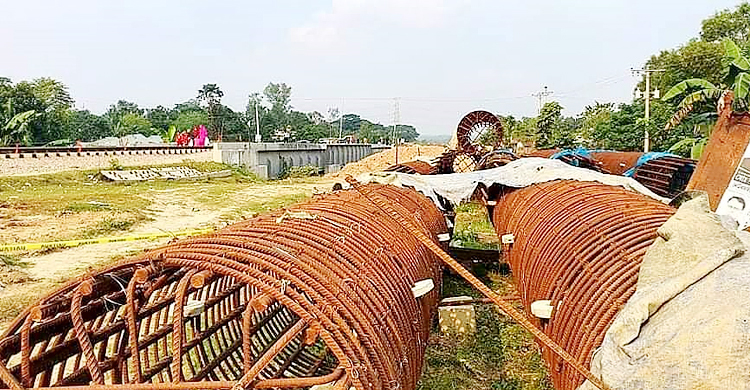 কসবা রেলওয়ে স্টেশনের নির্মাণকাজ ফের শুরু