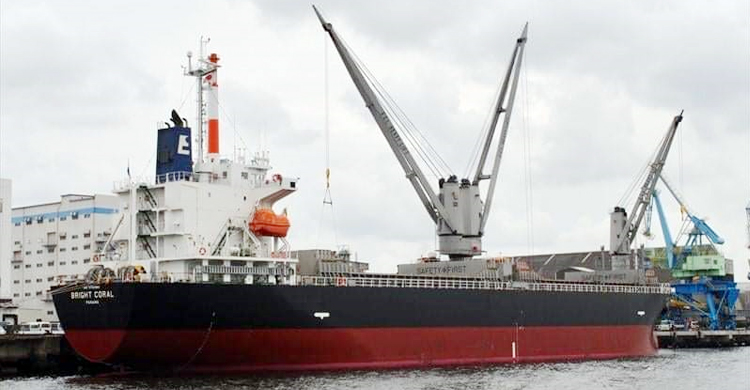 মোংলায় মেট্রোরেলের মালামাল খালাস শুরু, নৌপথে পাঠানো হচ্ছে ঢাকায়