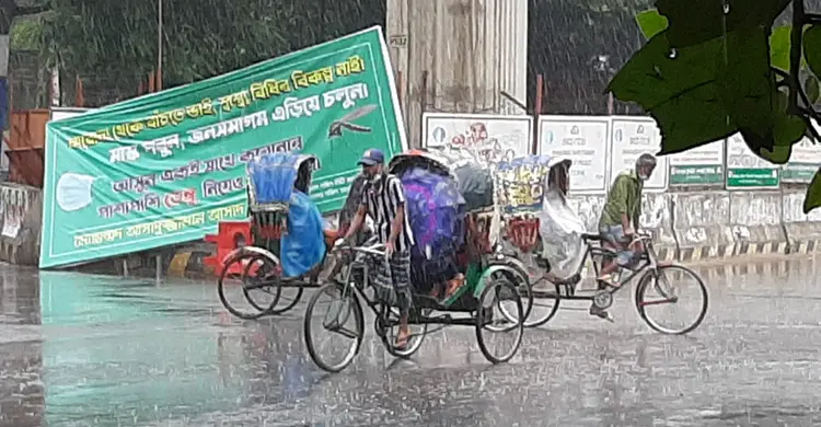 শাহবাগ থেকে ফার্মগেট রিকশা ভাড়া ৩০০ টাকা!