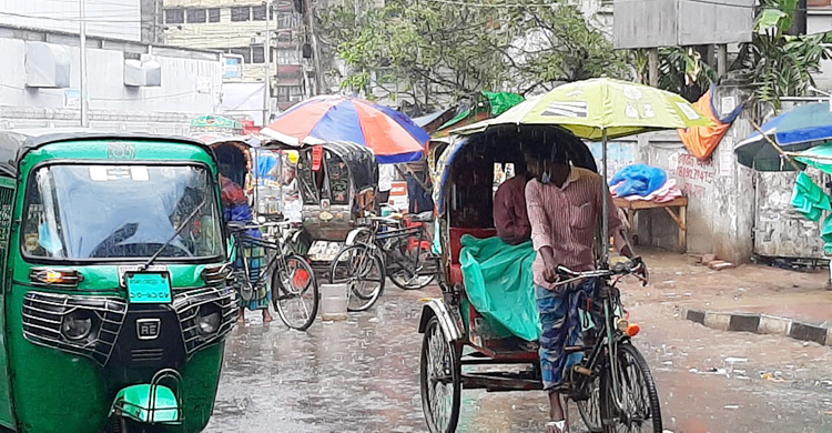 ৪ বিভাগে ভারি বৃষ্টির পূর্বাভাস, তাপমাত্রা কমতে পারে ২ ডিগ্রি