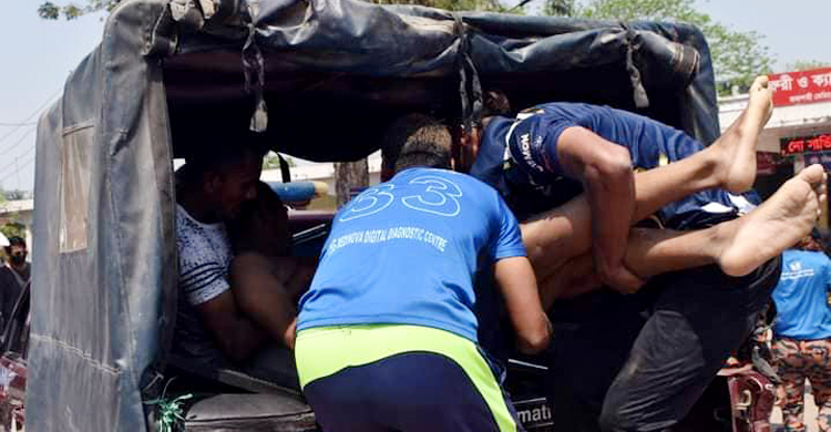 এক বন্ধুকে বাঁচাতে গিয়ে ডুবে মারা গেলো দুই বন্ধু