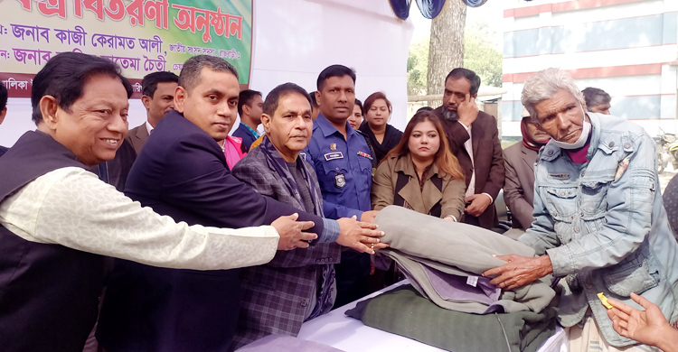 শীতার্তদের পাশে ‘স্বপ্নের রাজবাড়ী’