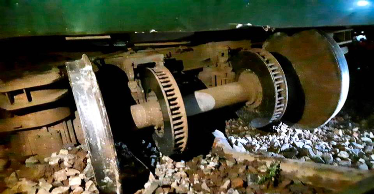 রাজশাহীতে বগি লাইনচ্যুত, সাড়ে ৮ ঘণ্টা পর ট্রেন চলাচল স্বাভাবিক
