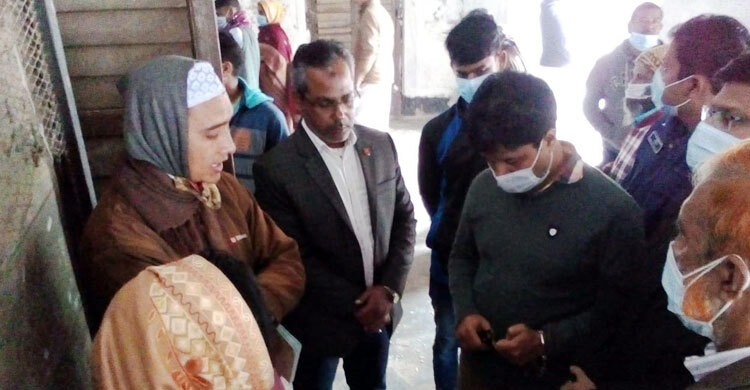 আদালতে ধর্ষকের সঙ্গে শিক্ষানবিশ আইনজীবীর বিয়ে
