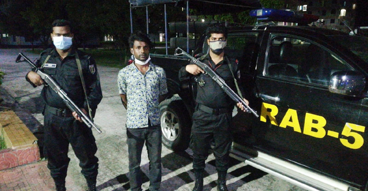 তানোরে কোটি টাকার হেরোইনসহ মাদক কারবারি গ্রেফতার