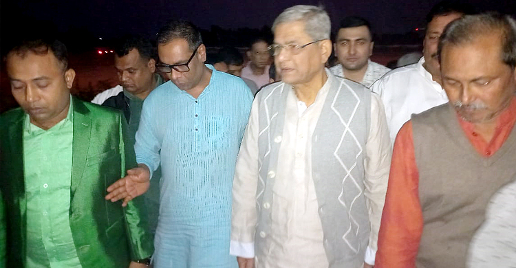 রাজশাহী পৌঁছেছেন মির্জা ফখরুল