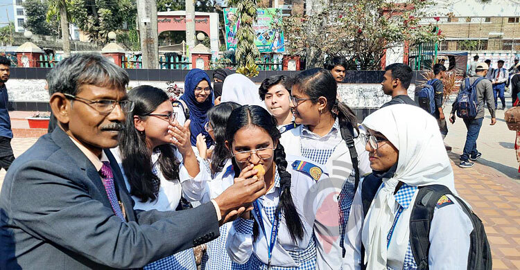 রাজশাহী বোর্ডে কমেছে পাসের হার ও জিপিএ-৫