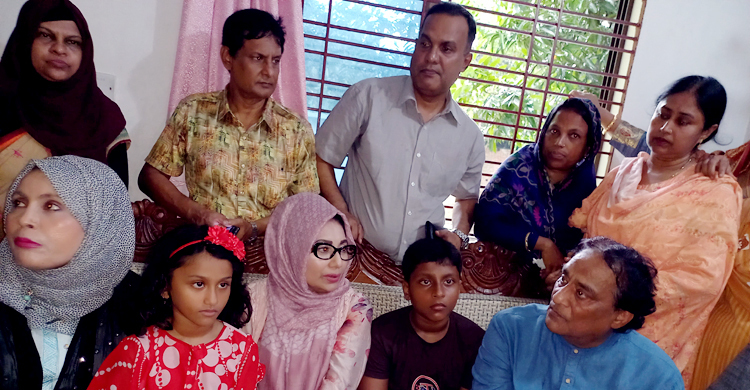 গ্রেফতার স্মৃতির বাসায় বিএনপি নেত্রীরা, জানালেন মুক্তি দাবি