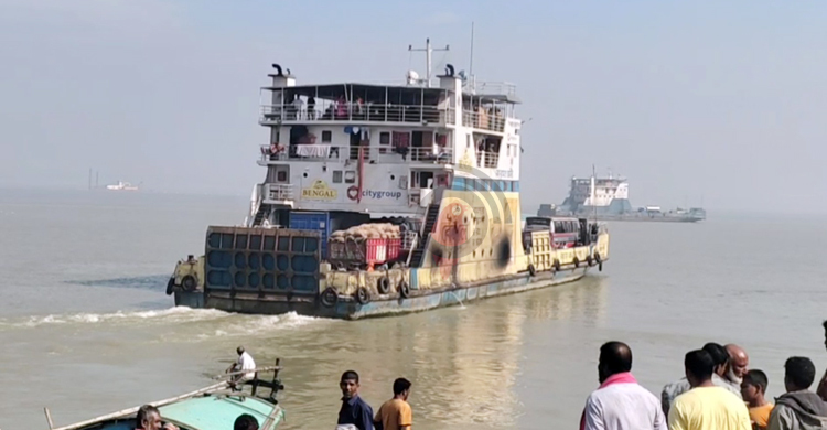 স্বাভাবিক দৌলতদিয়া-পাটুরিয়া, কমেছে দূরপাল্লার পরিবহন