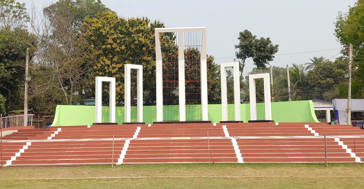 ভাষা শহীদদের শ্রদ্ধা জানাতে প্রস্তুত শহীদ মিনার