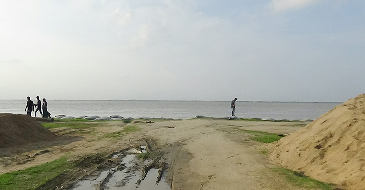 দৌলত‌দিয়ায় বিপৎসীমার ২৮ সেন্টি‌মিটার ওপ‌রে পদ্মা