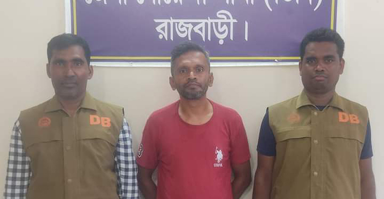 রাজবাড়ীতে ২ হাজার ট্যাপেন্টাডলসহ কারবারি আটক