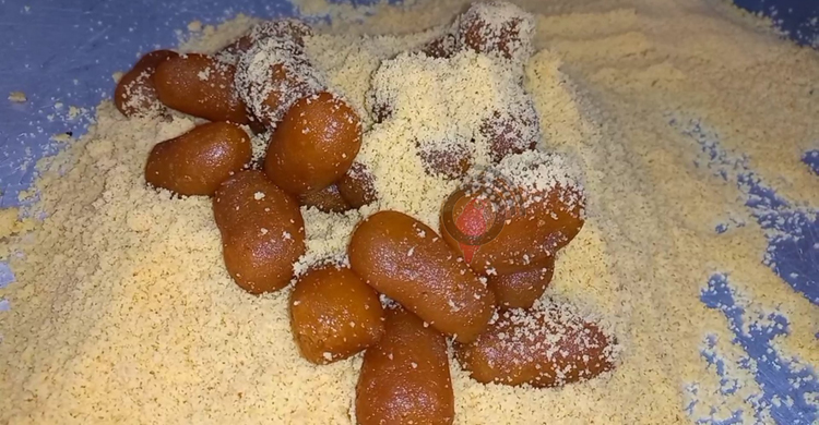 রাজবাড়ীর ক্ষীর চমচমের খ্যাতি রয়েছে বিদেশেও