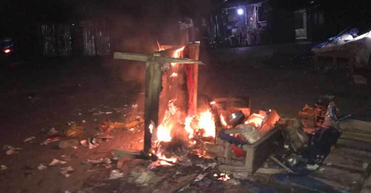রাজশাহীতে নৌকার পথসভায় ককটেল হামলা, গুলি