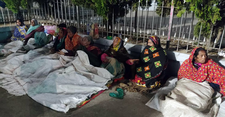 কম্বল পেলেন রাজশাহীর সেই ভিক্ষুকরা