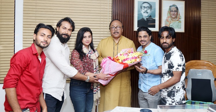 রাজশাহী শহর ঘুরে মুগ্ধ বুবলী