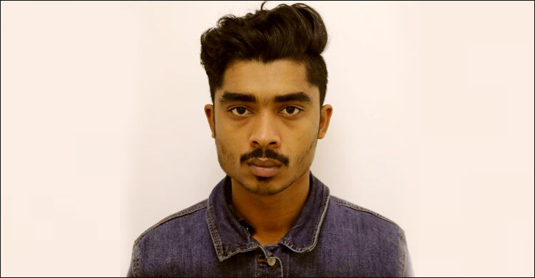 হেলপারি ছেড়ে হালকা যানের লাইসেন্সেই বাস চালাচ্ছিলেন রাকিব