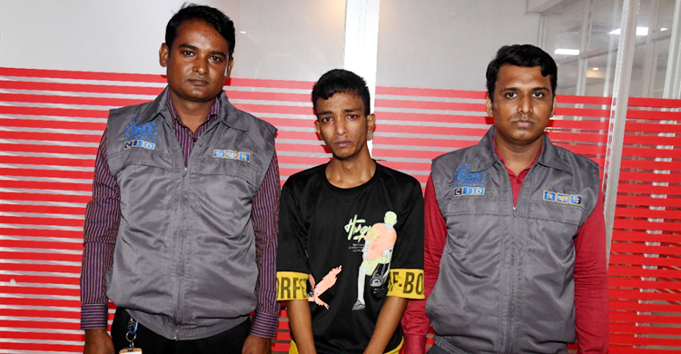 ইভটিজিংয়ে বাধা দেওয়ায় বন্ধুকে খুন করেন রাকিব