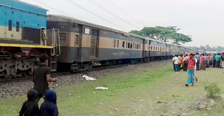 ট্রেনের ইঞ্জিন বিকল, ঢাকার সঙ্গে উত্তর-দক্ষিণাঞ্চলের যোগাযোগ বন্ধ