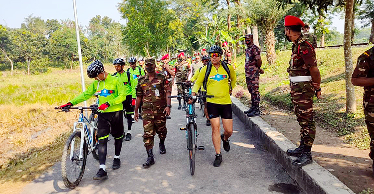 দর্শনা হয়ে ভারত গেলো দুই দেশের সাইকেল র‌্যালি