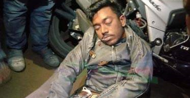 ঠাকুরগাঁওয়ে দেশীয় অস্ত্রসহ ছাত্রলীগ নেতা আটক