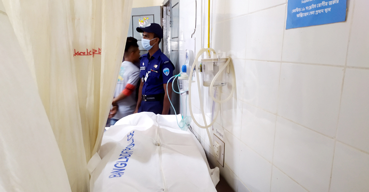 বিদ্যুতের খুঁটি থেকে পড়ে যুবকের মৃত্যু