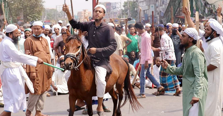 ঘোড়সওয়ার সেই হেফাজত নেতা হাছান গ্রেফতার