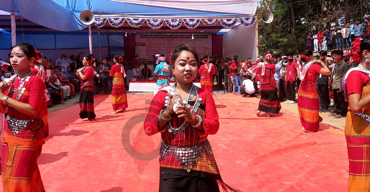 রাঙ্গামাটিতে বৈসাবি বরণে বর্ণিল শোভাযাত্রা