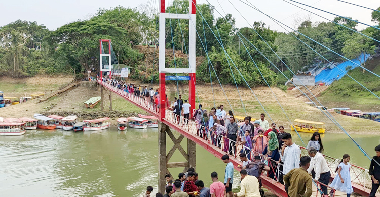 পর্যটকে মুখর রাঙ্গামাটি