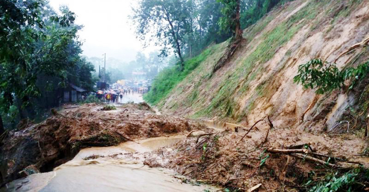 রাঙ্গামাটিতে পাহাড়ধসের আশঙ্কা, ঝুঁকিতে ১৫ হাজার মানুষ