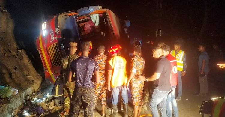 রাঙ্গামাটিতে পিকনিকের বাস উল্টে নিহত ২