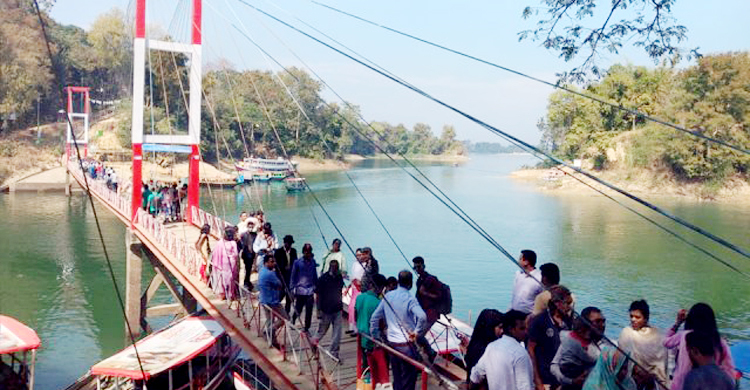 পর্যটকের পদচারণায় মুখর রাঙ্গামাটি