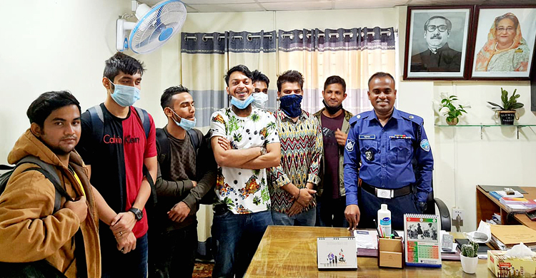 ৯৯৯ নম্বরে ফোন, পাহাড়ে পথ হারানো ৬ শিক্ষার্থী উদ্ধার