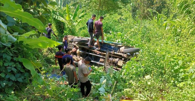 সাজেকে চাঁদের গাড়ি খাদে পড়ে পর্যটক নিহত