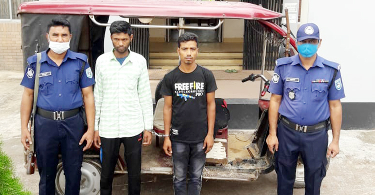 ছিনতাইয়ের ৪ ঘণ্টার মধ্যে ইজিবাইক উদ্ধার, আটক ২