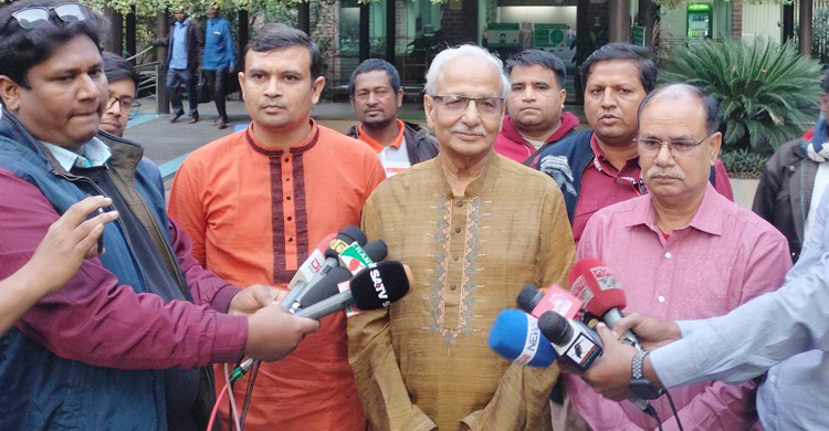 ১০ ডিসেম্বর নিয়ে রাজনীতিতে যা ঘটছে তা অনাকাঙ্ক্ষিত: বদিউল আলম
