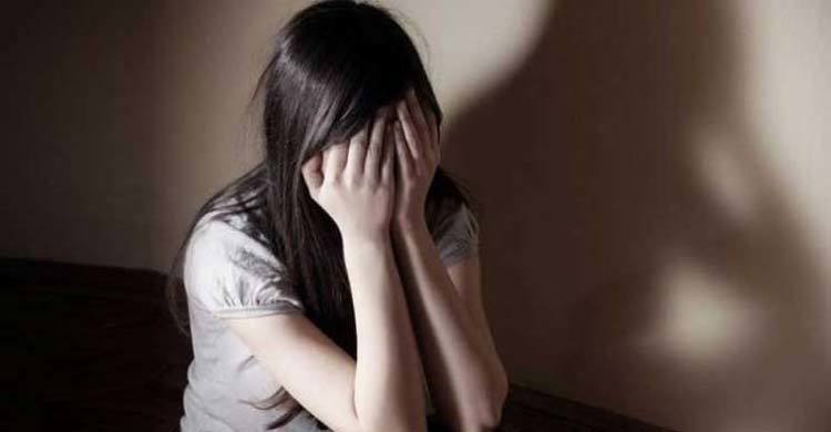 প্রাইভেট পড়ানোর সময় ছাত্রীকে ধর্ষণের চেষ্টা