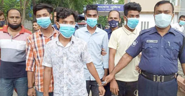 ঝালমুড়ি খাওয়ার কথা বলে ডেকে নিয়ে দুই বান্ধবীকে প্রেমিকদের ধর্ষণ