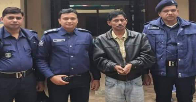 ছোট ভাইয়ের বিধবা স্ত্রীকে ধর্ষণ