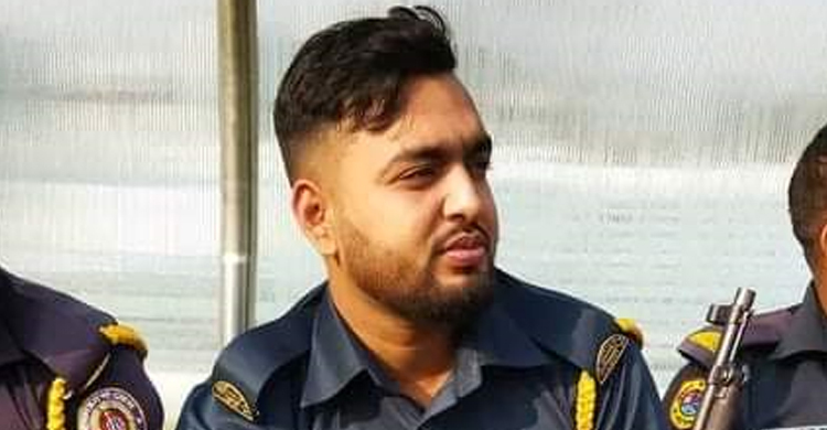 বগুড়ায় কাভার্ডভ্যান চাপায় কারারক্ষী নিহত