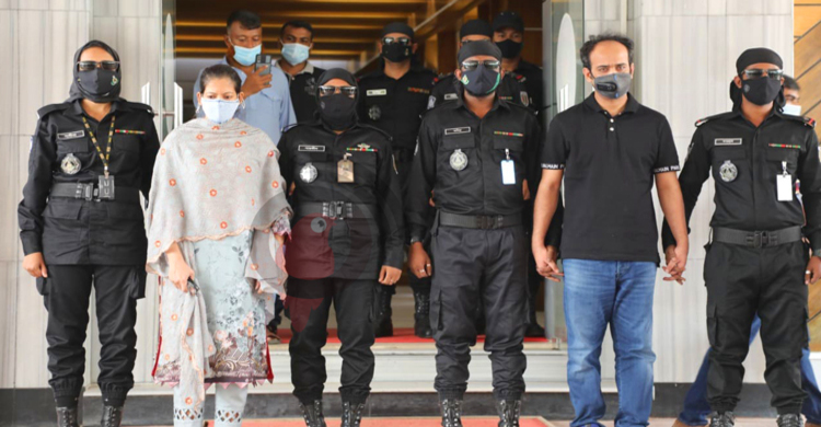 গুলশান থানায় নেওয়া হচ্ছে রাসেল দম্পতিকে