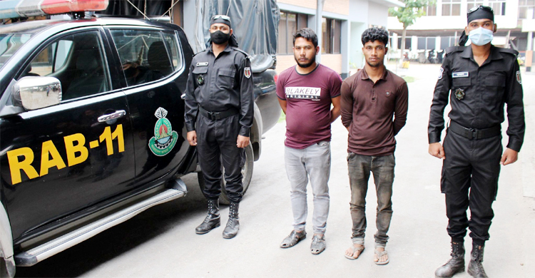 যাত্রী পরিবহনের আড়ালে মাদক পাচার : গ্রেফতার ২