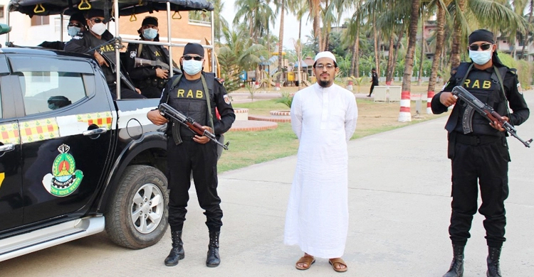 হেফাজত নেতা হারুন ইজহার ৯ দিনের রিমান্ডে