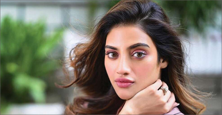 মেয়ে হলে শেখাব কারো কাছে মাথা নত না করতে : নুসরাত
