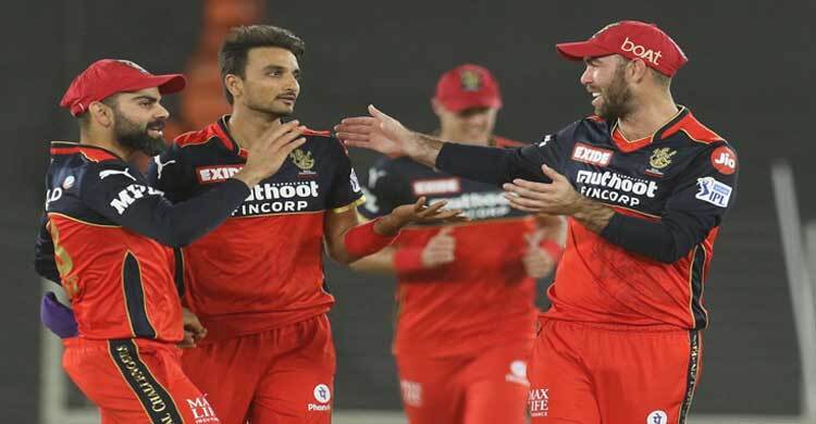জয়ের আশা জাগিয়ে ১ রানে হারল দিল্লি, শীর্ষে ব্যাঙ্গালুরু