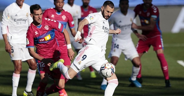 Benzema comes to Real Madrid's rescue