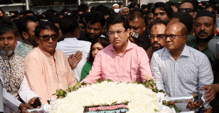 বঙ্গবন্ধুর প্রতিকৃতিতে মেয়র তাপসের শ্রদ্ধা