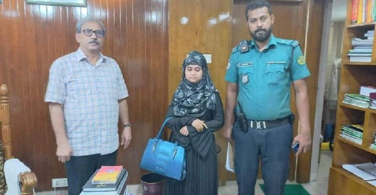 চট্টগ্রামে পাসপোর্ট করতে এসে আটক রোহিঙ্গা নারী