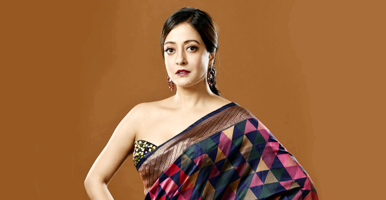 যে খাবার দেখলে লোভ সামলাতে পারেন না রাইমা