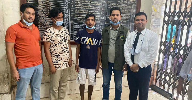 যুবলীগ চেয়ারম্যানের নামে অর্থ আদায়: প্রতারক ফিরোজসহ দুজন রিমান্ডে